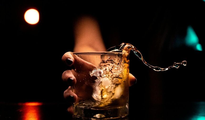 "Z Kuşağı az içiyor" söylemi çöktü: Yeni araştırma tersini gösteriyor