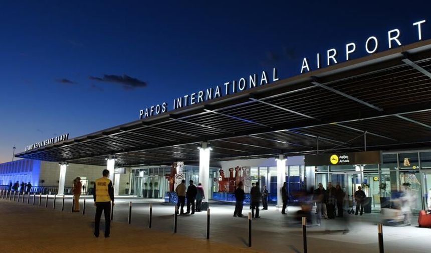 Baf Havalimanı’nın derhal boşaltılması emri verildi