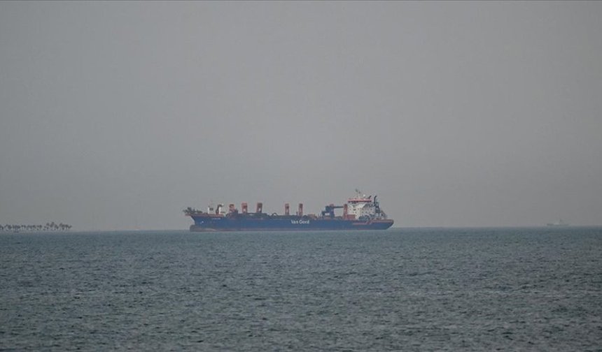 İran, Hürmüz Boğazı'nda "uyarıları dikkate almayan" 10 petrol tankerini vurduğunu duyurdu