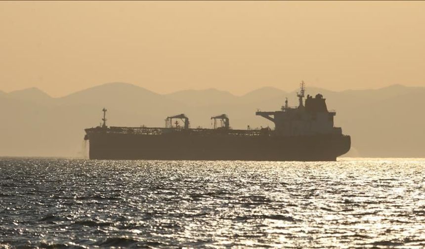 Tayland bandıralı gemiye Hürmüz Boğazı yakınlarında füze saldırısı düzenlendiği bildirildi