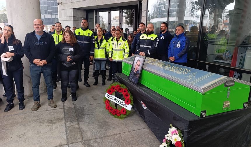 Trafik kazasında hayatını kaybeden Mavideniz için Girne Belediyesi’nde tören düzenlendi