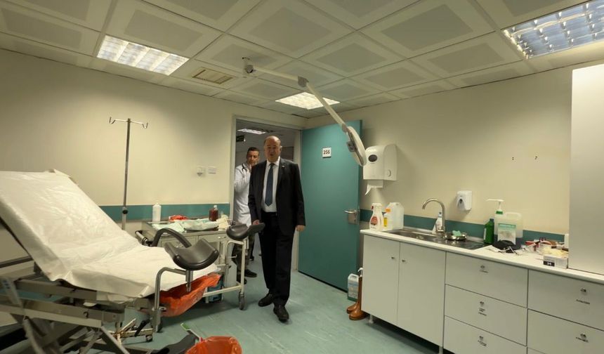 Sağlık Bakanı Dinçyürek, Gazimağusa Devlet Hastanesi’ni ziyaret etti