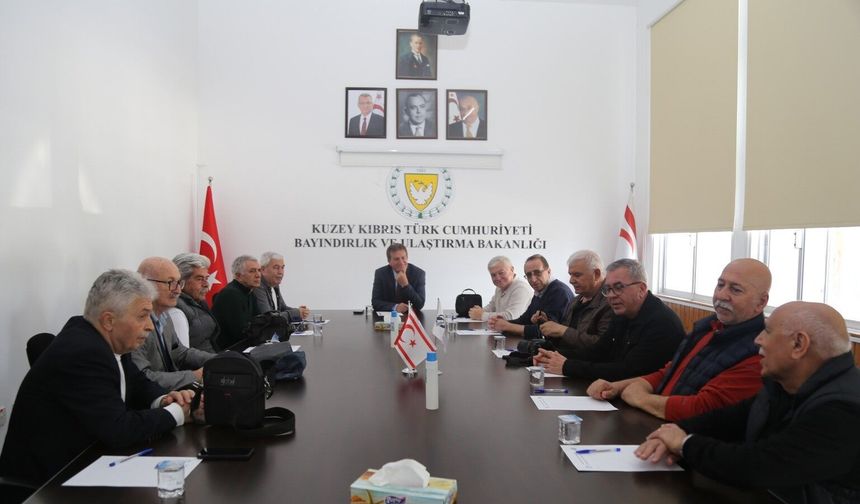 Bayındırlık ve Ulaştırma Bakanı Arıklı, Balıkesir Türk Ocakları heyetini kabul etti