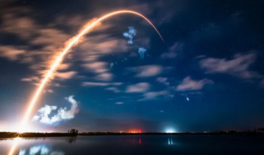 Starlink uydusunda gizemli bir patlama daha. Parçaları yörüngede