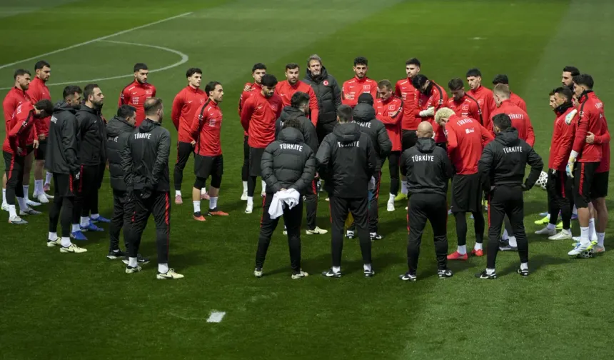 Milli takımda sakatlık, kritik maç öncesi kadrodan çıkarıldı. "Dönmek için elimden geleni yapacağım"