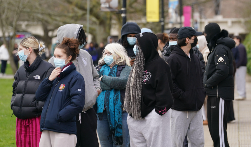 İngiltere'nin Kent bölgesinde menenjit salgını: Vaka sayısı 20'ye yükseldi