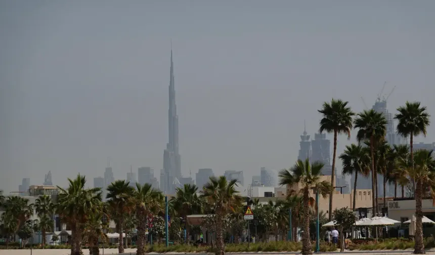 Dubai Limanı'nda Kuveyt'in petrol tankeri vuruldu. ABD'de petrol fiyatları yükseldi