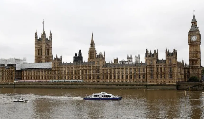 Londra, İran büyükelçisini çağırdı
