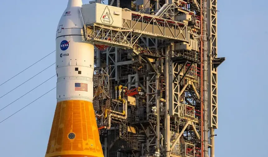 NASA’nın 50 yıl sonra ilk insanlı Ay seyahati için geri sayım başladı