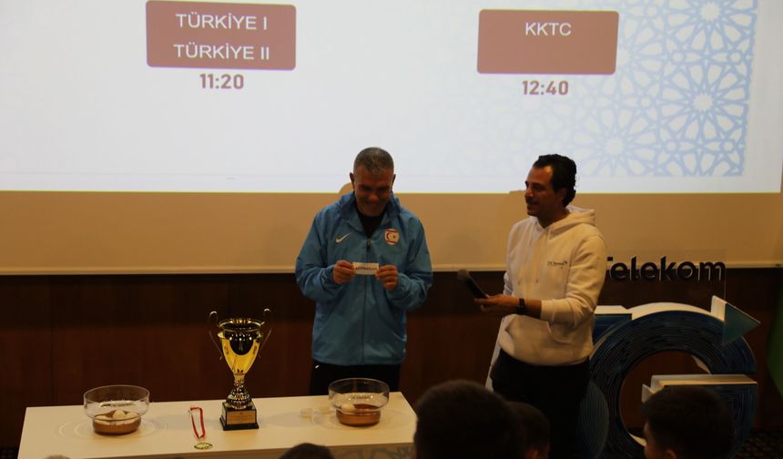 Cumhuriyet Meclisi futbol takımı Antalya’da...
