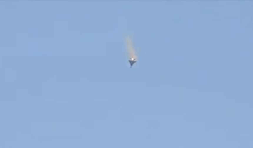 ABD’nin İran’daki pilot kurtarma operasyonunda 4 helikopteri imha etmek zorunda kaldığı ileri sürüldü