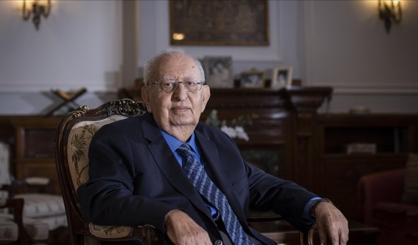 Eski TBMM Başkanı Hüsamettin Cindoruk hayatını kaybetti