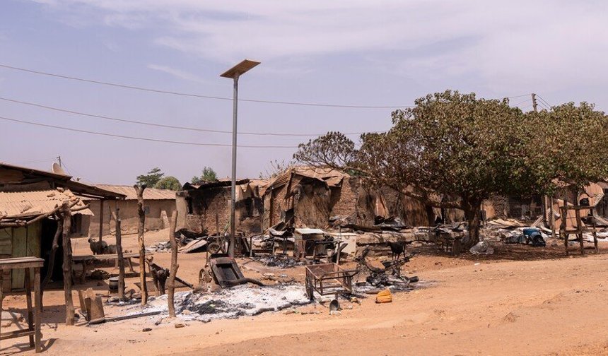 Nijerya'da ordu “yanlışlıkla” pazar yerini bombaladı: 56 sivil öldü