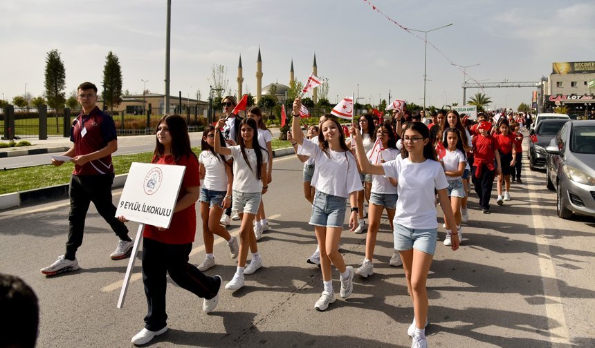 23 Nisan Ulusal Egemenlik ve Çocuk Bayramı kutlamaları Lefkoşa’da kortejle başladı