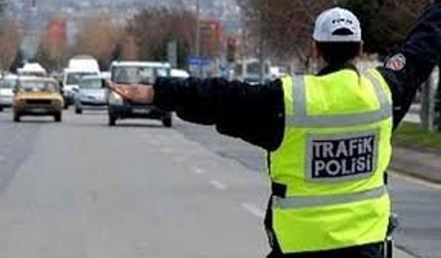 Trafik denetimleri: 16 araç trafikten men edildi, 2 sürücü tutuklandı