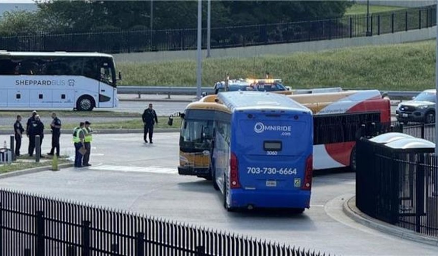 Pentagon yakınlarında otobüs kazası: 10'u Pentagon çalışanı 23 kişi yaralandı