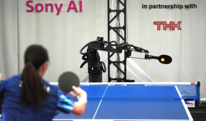 Yapay zeka destekli robot, masa tenisinde üst seviye sporcuları yendi