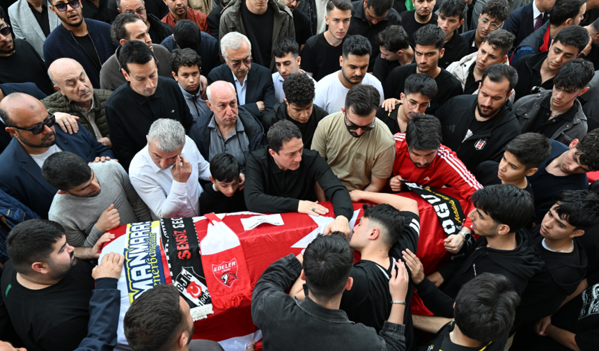 Kahramanmaraş'taki okul saldırısında yaşamını yitiren öğretmen ve öğrenciler gözyaşlarıyla uğurlandı