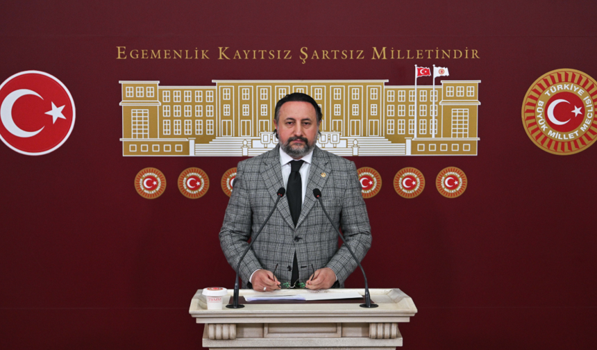 Karayel, GKRY'deki bayrak yakma eylemine tepki gösterdi: "Düşmanca bir zihniyetin dışa vurumu"