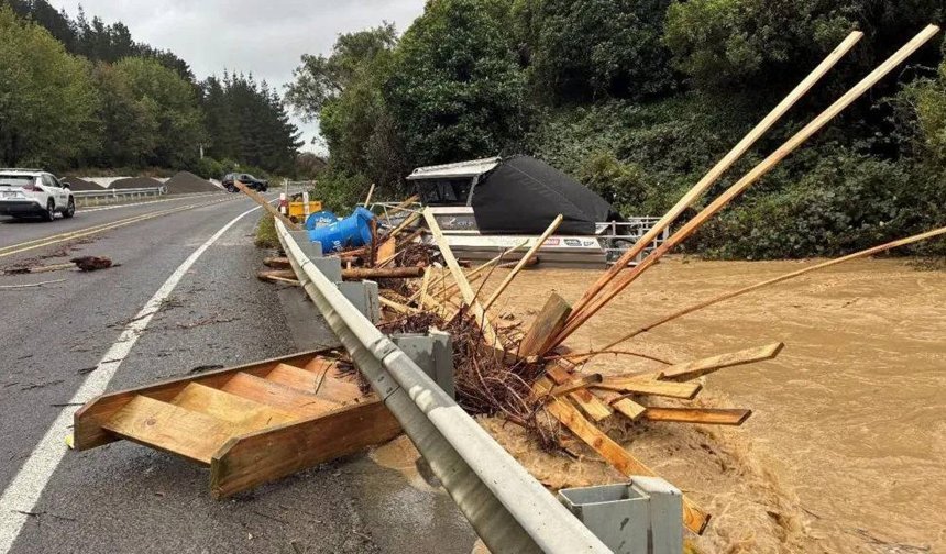 Yeni Zelanda'nın başkenti Wellington'da şiddetli yağışlar nedeniyle "acil durum" ilan edildi