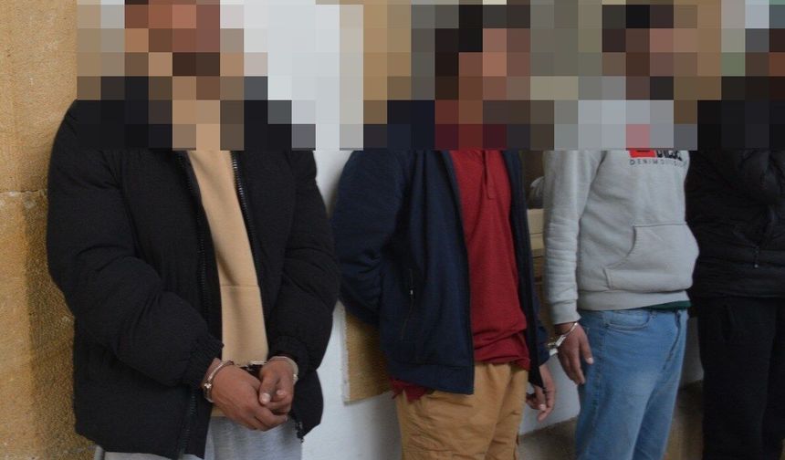 Kaçak yaşam süren 3 kişi 8 gün daha tutuklu kalacak