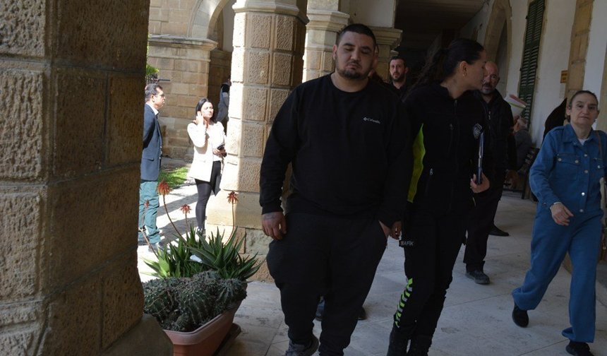 Motosiklet sürücüsüne çarparak yaralanmasına neden olan zanlı mahkemeye çıkarıldı