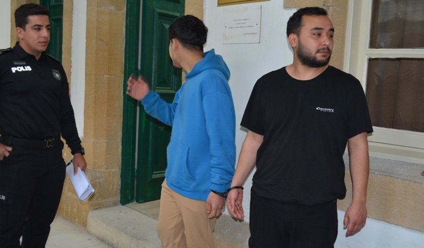 Gönyeli'de ceplerinden uyuşturucu çıktı