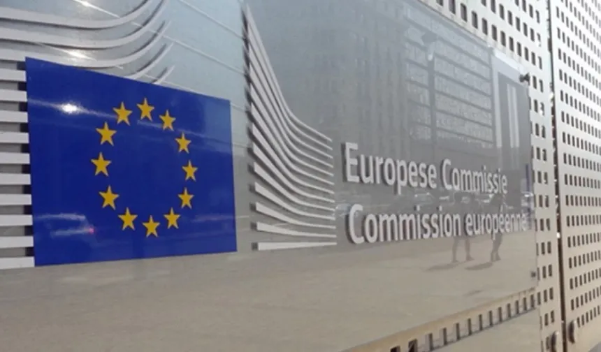 Avrupa Komisyonu'ndan Güney Kıbrıs ve İngiliz üslerine Yeşil Hat uyarısı