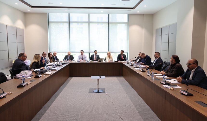 İdari, Kamu ve Sağlık İşleri Komitesi toplandı
