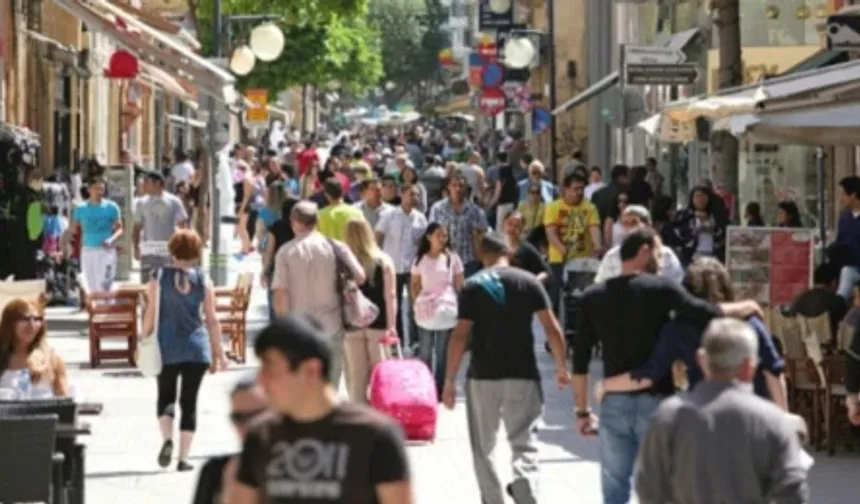 Güney Kıbrıs nüfusu 2025’te 982 bine yükseldi