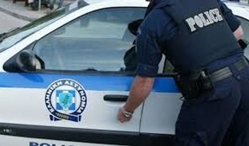 Organize suç ve kara para aklama suçlarına yönelik operasyonda biri polis 3 kişi tutuklandı