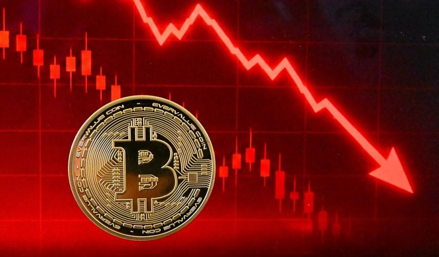 Bitcoin'in değeri 8 ayda yarıya düştü