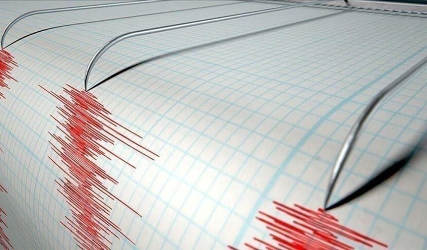 Endonezya'da 6,7 büyüklüğünde deprem