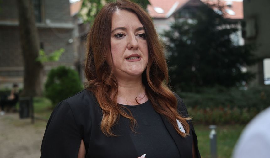 Srebrenitsa'daki soykırımda öldürülen 10 kişi toprağa veriliyor