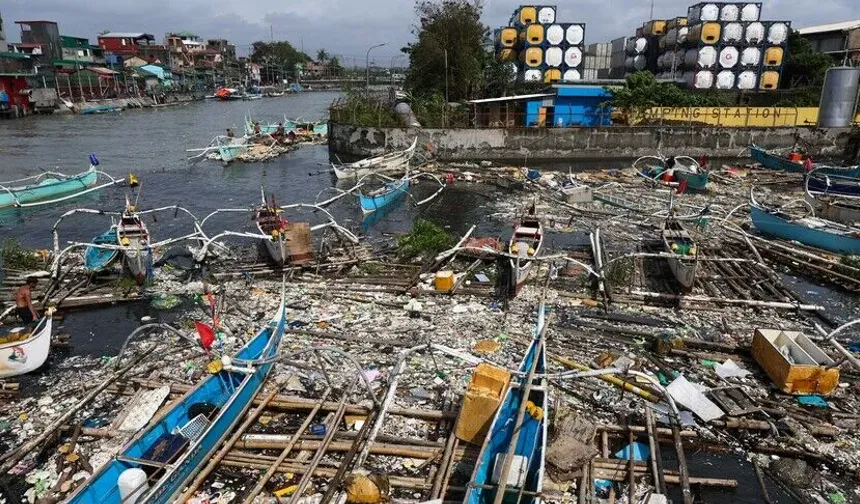 Filipinler'de Bavi Tayfunu ve muson nedeniyle 17 kişi hayatını kaybetti