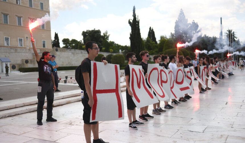 Yunanistan'da Anayasa reformu protesto edildi