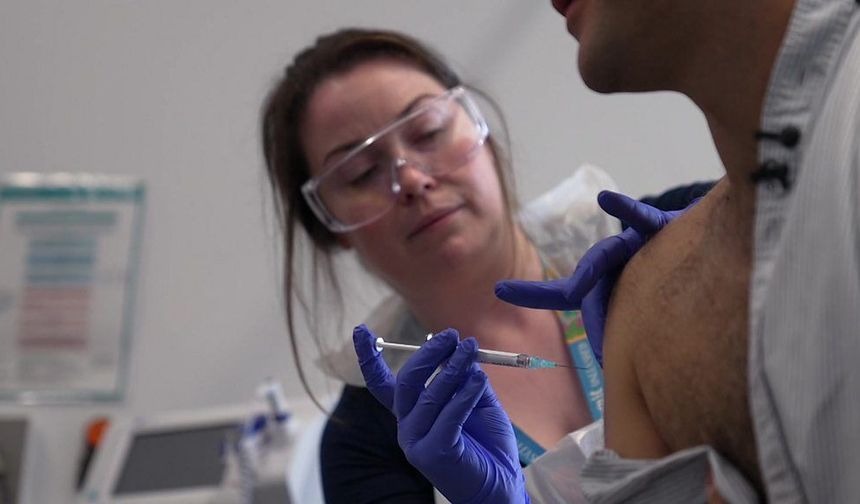 Ebola’ya karşı ilk deneysel aşı insanda denendi