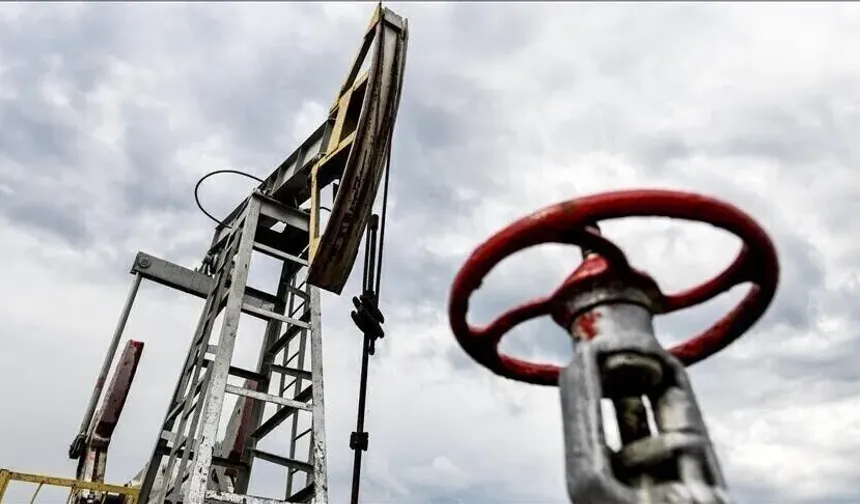 Brent petrolün varil fiyatı 100 doları aştı