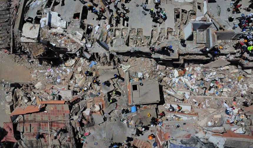 Kolombiya'da 7,4 büyüklüğündeki depremde ölenlerin sayısı 294'e yükseldi