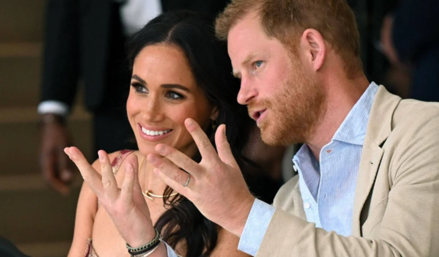 İngiliz basınına göre ABD'de yaşayan Prens Harry ve eşi Meghan Markle İngiltere'ye dönüyor