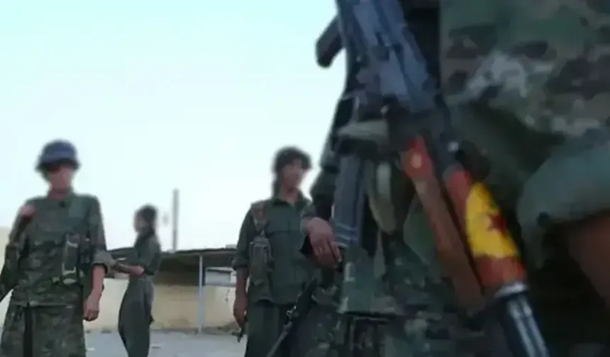 Fransa, terör örgütü YPG'nin kendini feshettiğini açıkladığı Suriye'deki gelişmelerden memnun