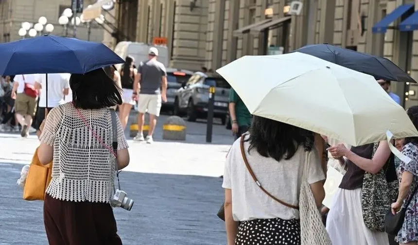İtalya'da aşırı sıcak sebebiyle 9 kentte "kırmızı alarm" verildi