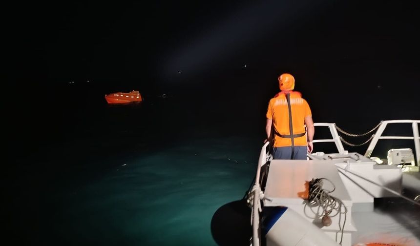 Silivri açıklarında çarpışan iki gemiden biri battı