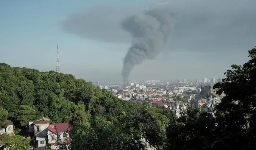 Rusya'nın Kiev saldırıları yeniden başladı: İki kişi öldü