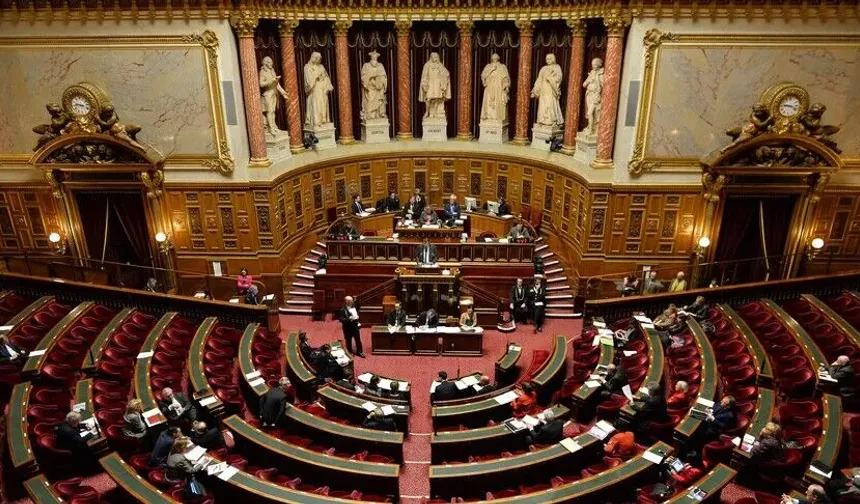 Fransa, 178 senatörü belirlemek için sandık başında