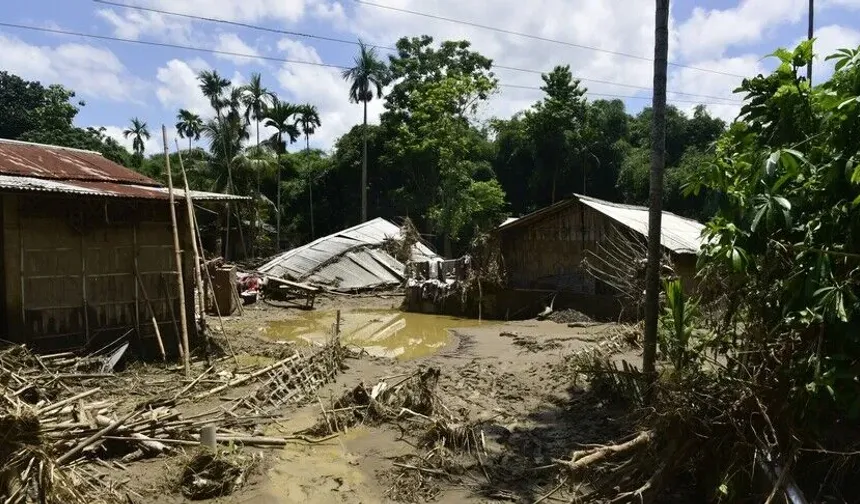 Hindistan'ın Uttar Pradeş eyaletinde şiddetli yağışlar sonucu 56 kişi öldü