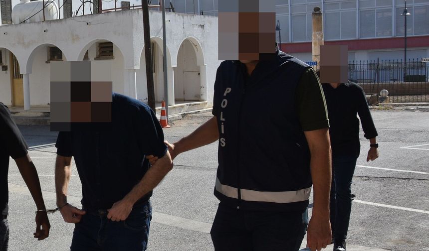 Çek sahteleme ve müstahdem tarafından sirkat