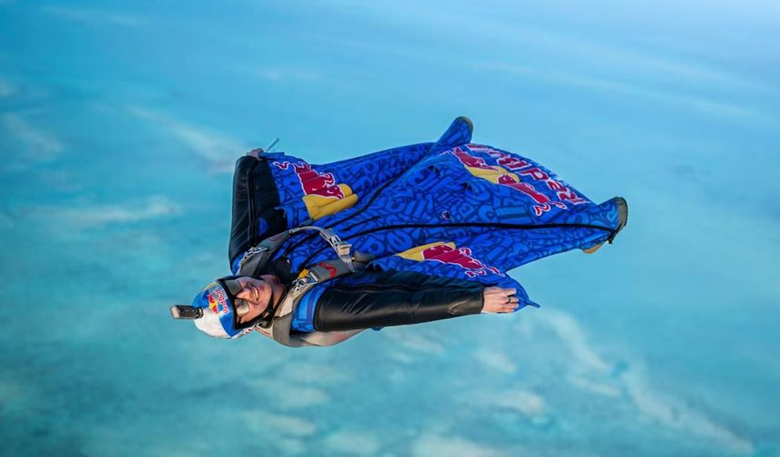 Gökyüzünde takım oyunu: Paraşüt formasyonu ve wingsuit şampiyonaları