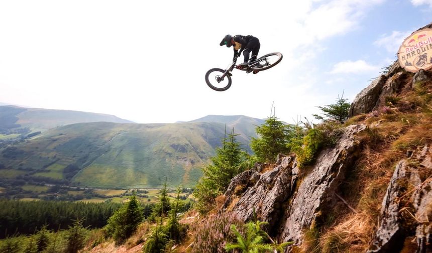 Dağ bisikletinin en uç hali: Red Bull Hardline