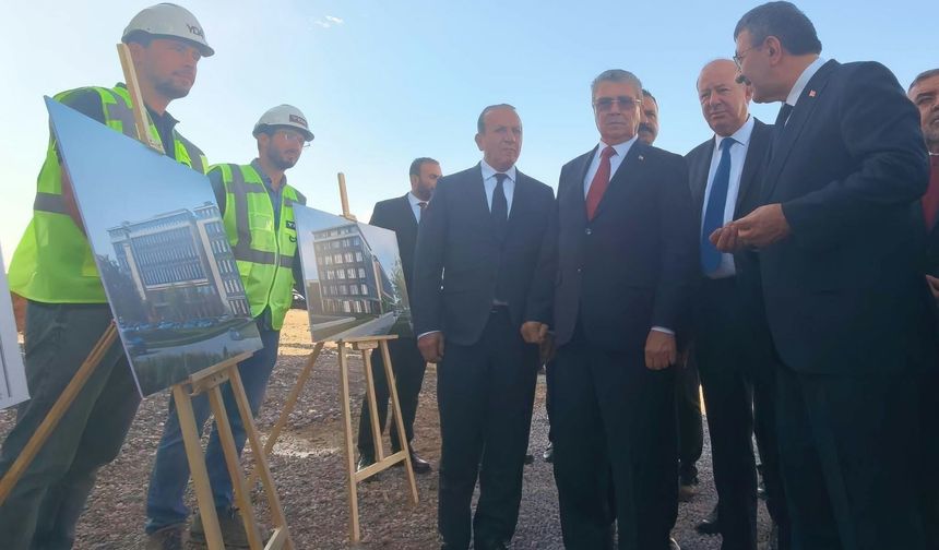 Üstel ve Yılmaz, Yeni Lefkoşa Hastanesi inşaat alanında incelemelerde bulundu